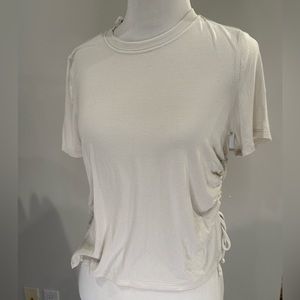 Lululemon beige top shirt cinched sides cropped size 6 NWOT